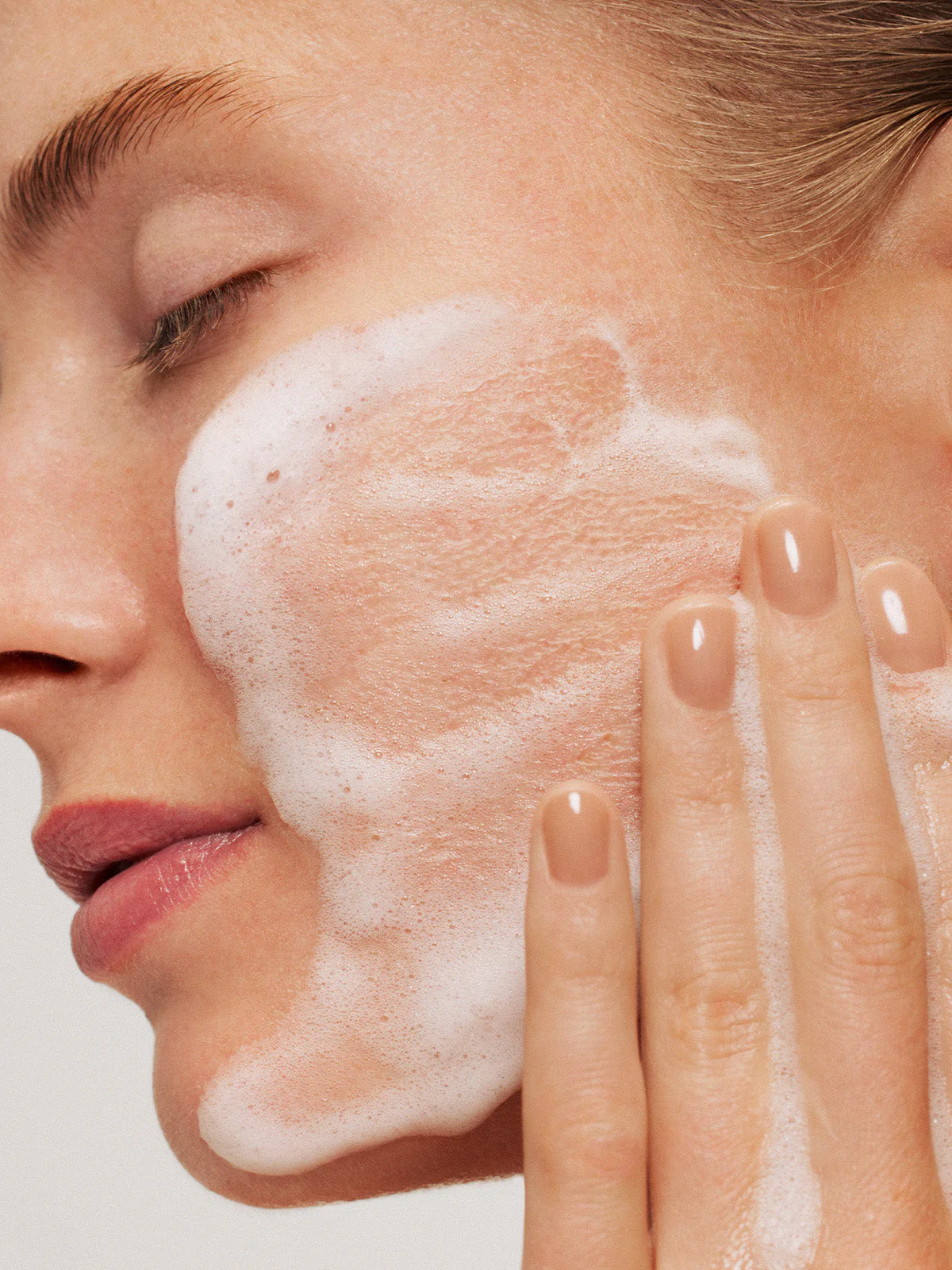 The Cleanse Soft Foaming Cleanser 5 The Cleanse Soft Foaming Cleanser